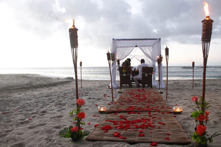 Locaciones Exclusivas para Bodas en Playa Parguito: Un Sueño Hecho Realidad