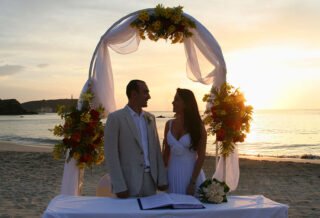 Centros de Mesa para Bodas: Ideas, Tipos y Consejos para Decorar tu Gran Día